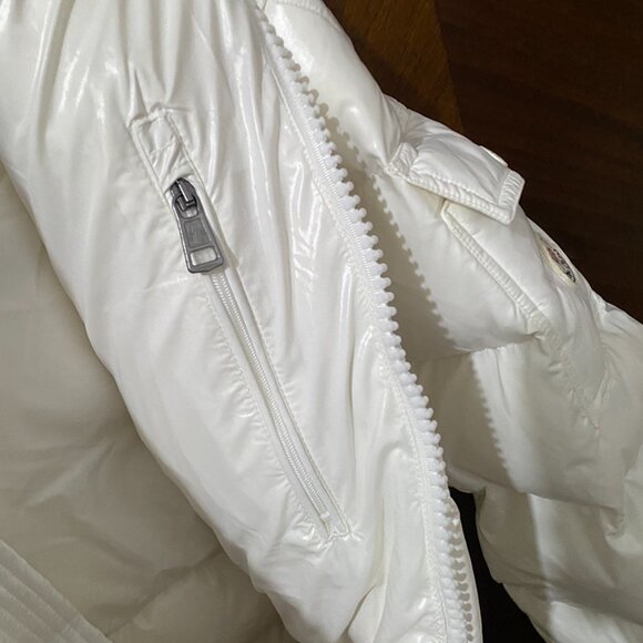 Unisex Moncler White Down Jacket With Hood - Picture 9 of 10